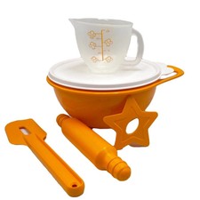 Tupperware BRAND NEW 5 pc Kids Mini Baking Set Just Like Mom  s Yellow