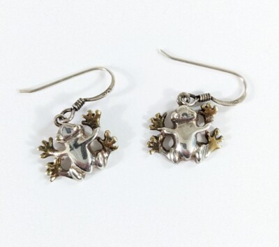 Frog Shaped Silver Toned Tree Frogs Figural Dangle Earrings