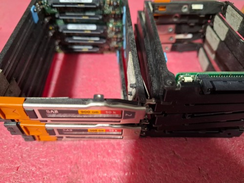 EMC Protech 100-564-937 02 / 303-106-002D 2.5" SAS/SATA Adapter Frame LOT OF 10 - Picture 2 of 6
