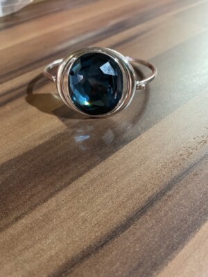Fiorelli Damen Orbital Natilus Swarovski 925 Silber Armreif Blau Simuliert Topas