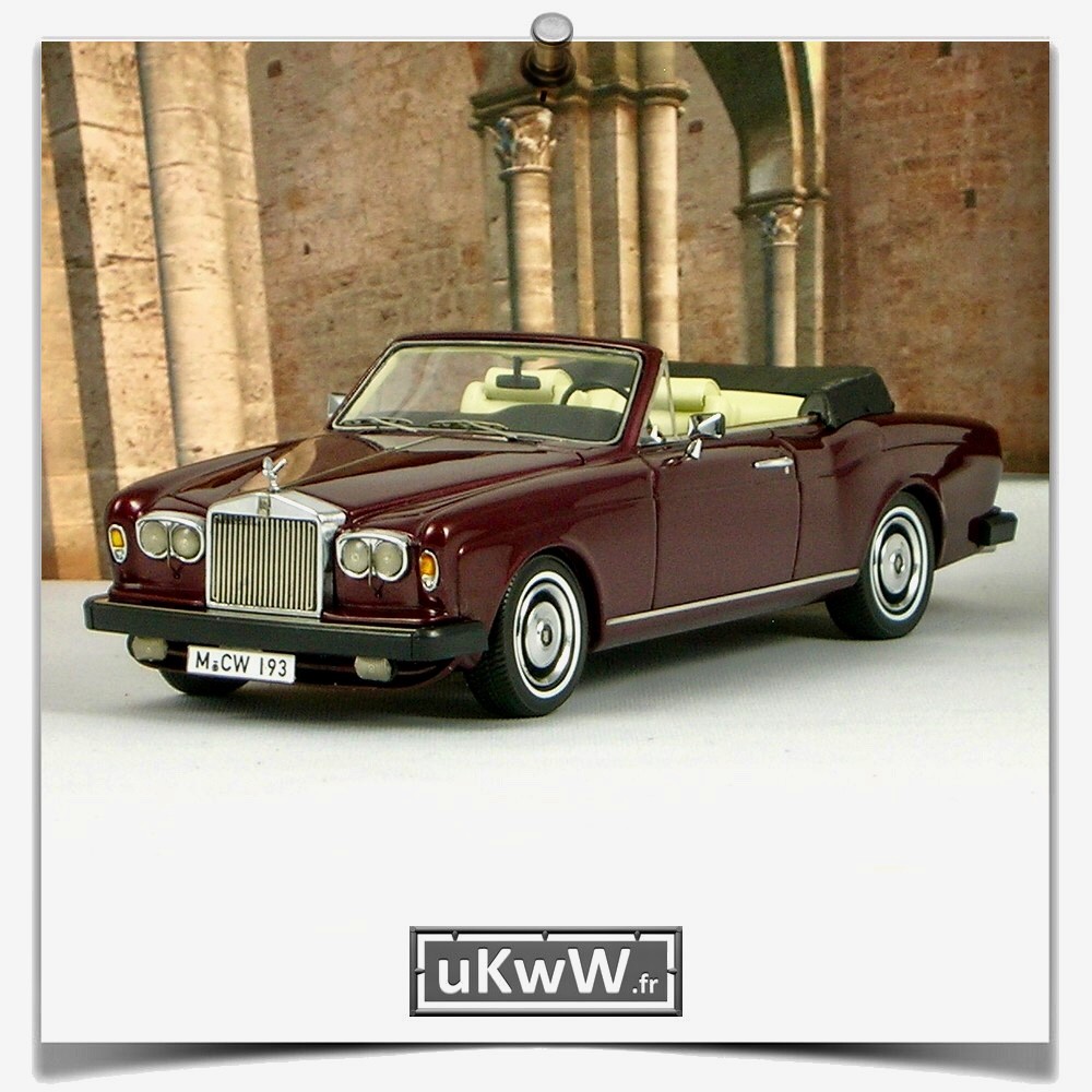 Neo 1 43 - Rolls-Royce Corniche II converdeible 1977 bordeaux métallisé Neo 1 43 - Rolls-Royce Corniche II converdeible 1977 bordeaux métallisé