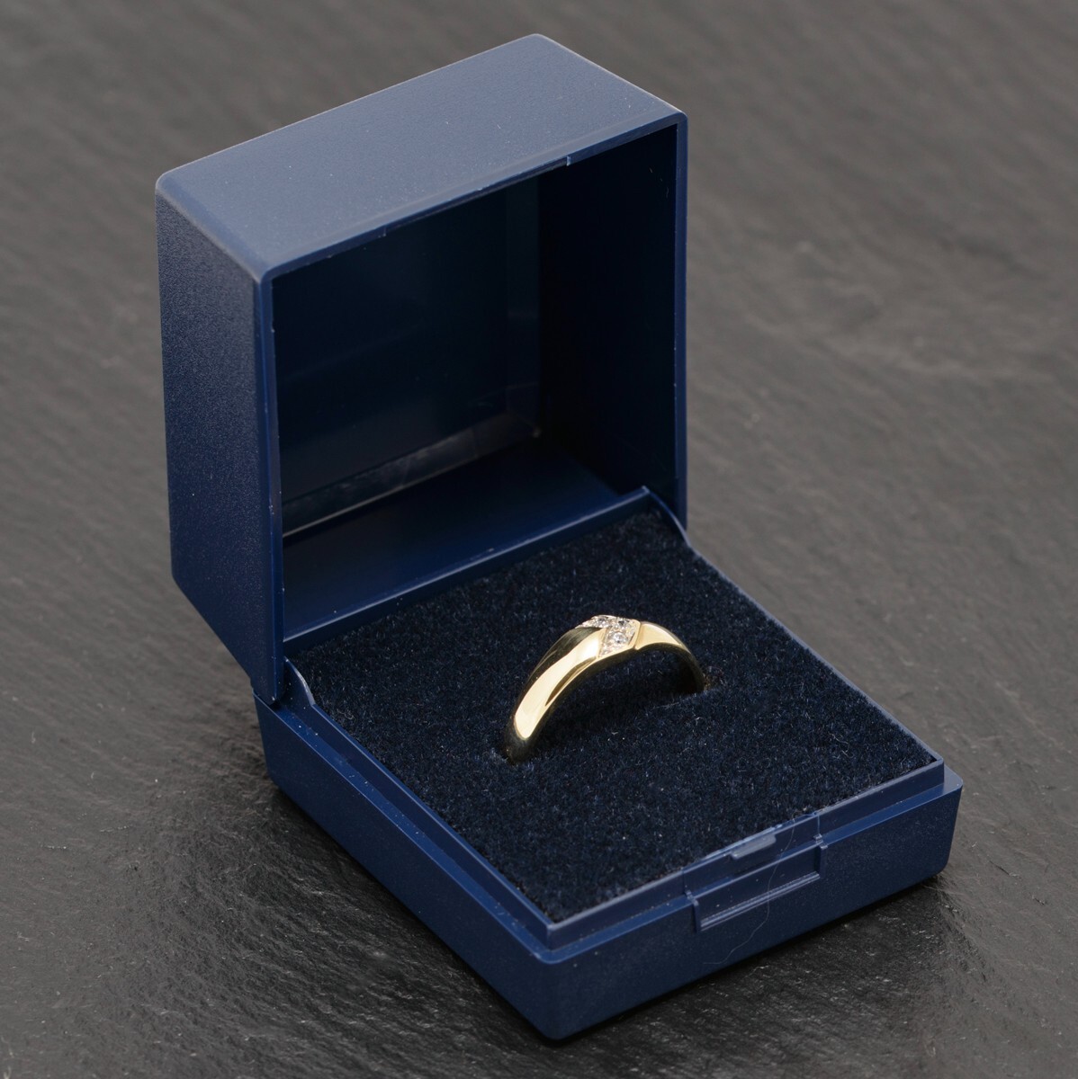 Stylish 14ct Solid Yellow Gold Ring With Chevron … - image 6