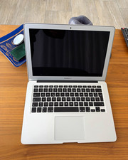 Apple MacBook Air 13 Zoll Silber i5 1,80GHz 8GB 256GB SSD MQD42D/A