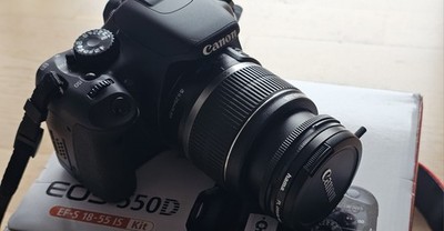 Canon EOS 550D + EF-S 18-55mm IS SLR camera - Schwarz