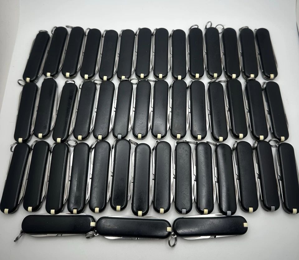 Canivete suíço Victorinox 58mm canivete clássico SD preto escolha aleatória - Imagem 2 de 4