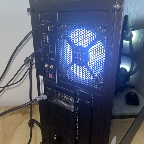 Gaming PC Desktop with Water Cooler and RGB LED Lights (Read Description) - Afbeelding 3 van 3