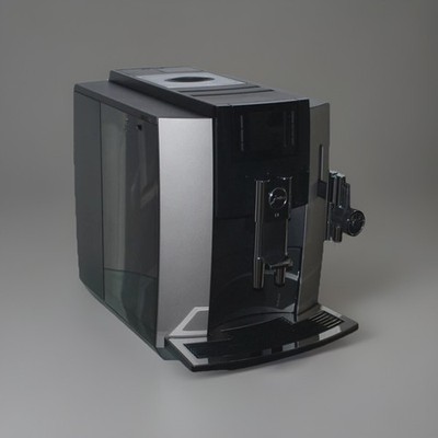 JURA E8  Platin, professionell überarbeitet, technisch 1A   25 Monate Gewähr