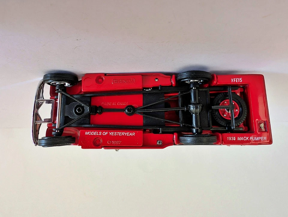 Matchbox Collectibles Models of Yesteryear YFE15-M 1935 Mack AB Fire Engine - Image 4 of 4