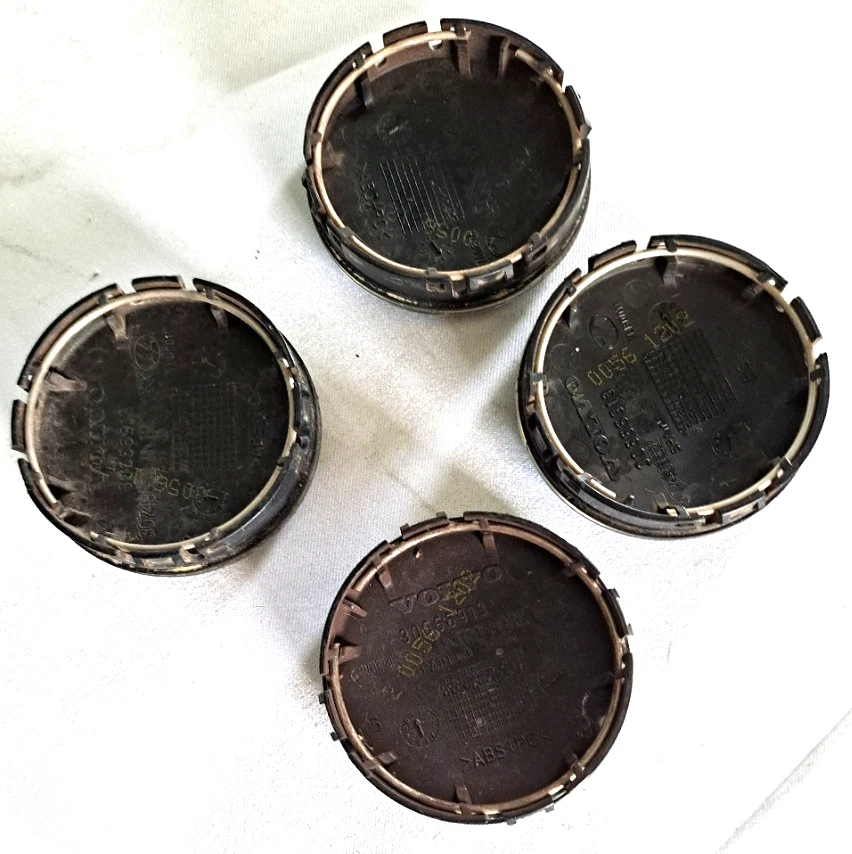 4x Tapacubos centrales Volvo S60 V70/XC70 S80 XC90 C70... Foto 2 de 2