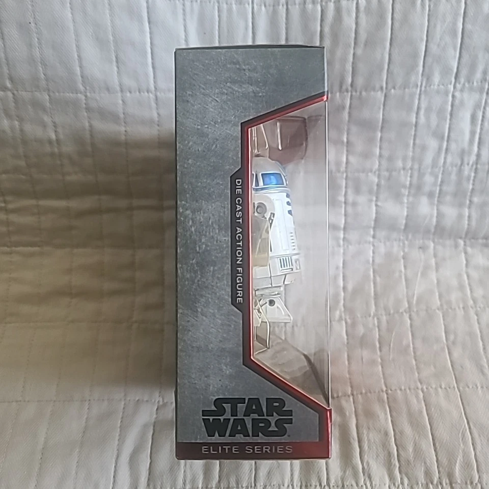 Figura de acción Die Cast Star Wars R2-D2 Elite Series exclusiva de Disney Store Foto 2 de 4