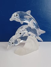 1990 Swarovski Kristall Figur von drei springenden Delfinen auf mattiertem Sockel