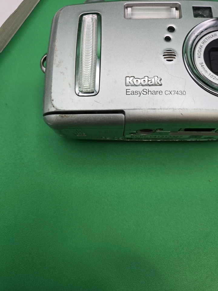 Kodak EasyShare CX7430 4.0MP Digital Camera - Silver - Image 3 of 4
