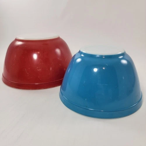 Vintage PYREX Nesting Mixing Bowls Red #402 and Blue #401