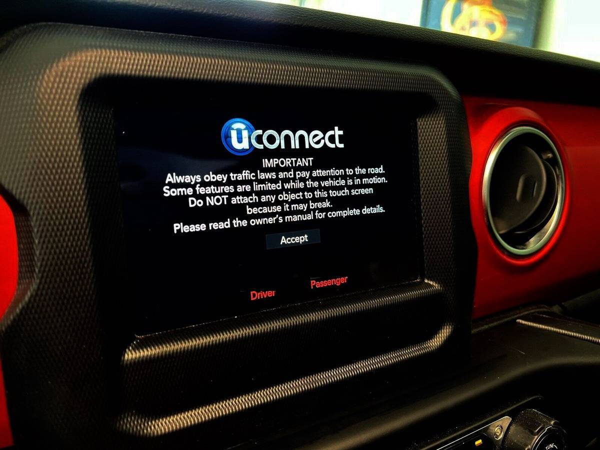 display screens on 2018 jeep jl pricelist