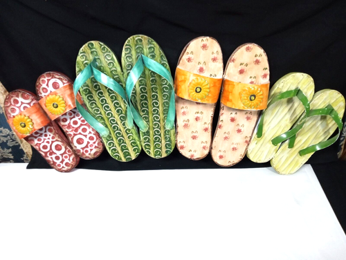 Beach Bright Summer Fun 'Flip Flops' Metal Wall Art By Elements 32'' x 14'' - Picture 4 of 11