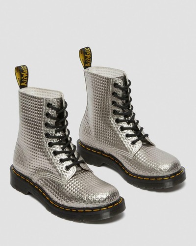 Dr. Martens Silber Metallic 1460 Pascal Nieten Prägung Leder Stiefel UVP £ 149 UK5-8 - Bild 5 von 14