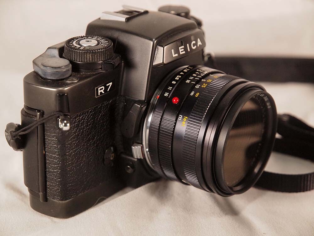 Leica R7 Motor Drive R Grip Release 35mm Film Camera 50mm F2 Leitz