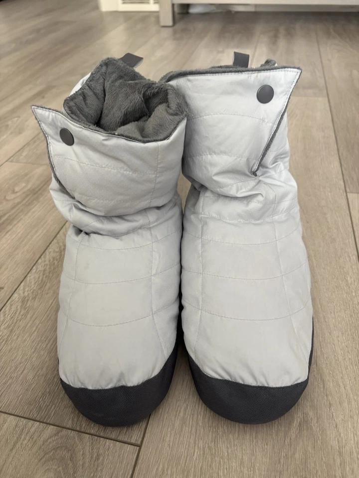 REI Womens Medium 7/8 DUCK DOWN BOOTIES SLIPPERS Fold-own Gray - Image 2 of 4