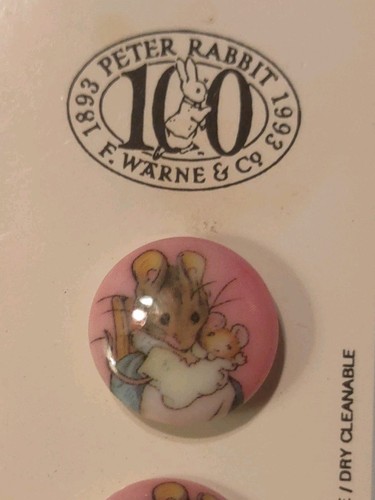 Vintage 1976 JHB Peter Rabbit Mouse Buttons 2 PCS 100 Anniversary W/Card 3/4" - Picture 3 of 6