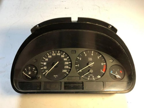 BMW 5 E39 Kombiinstrument 87001313 6907015 87001374 88311228 34169460