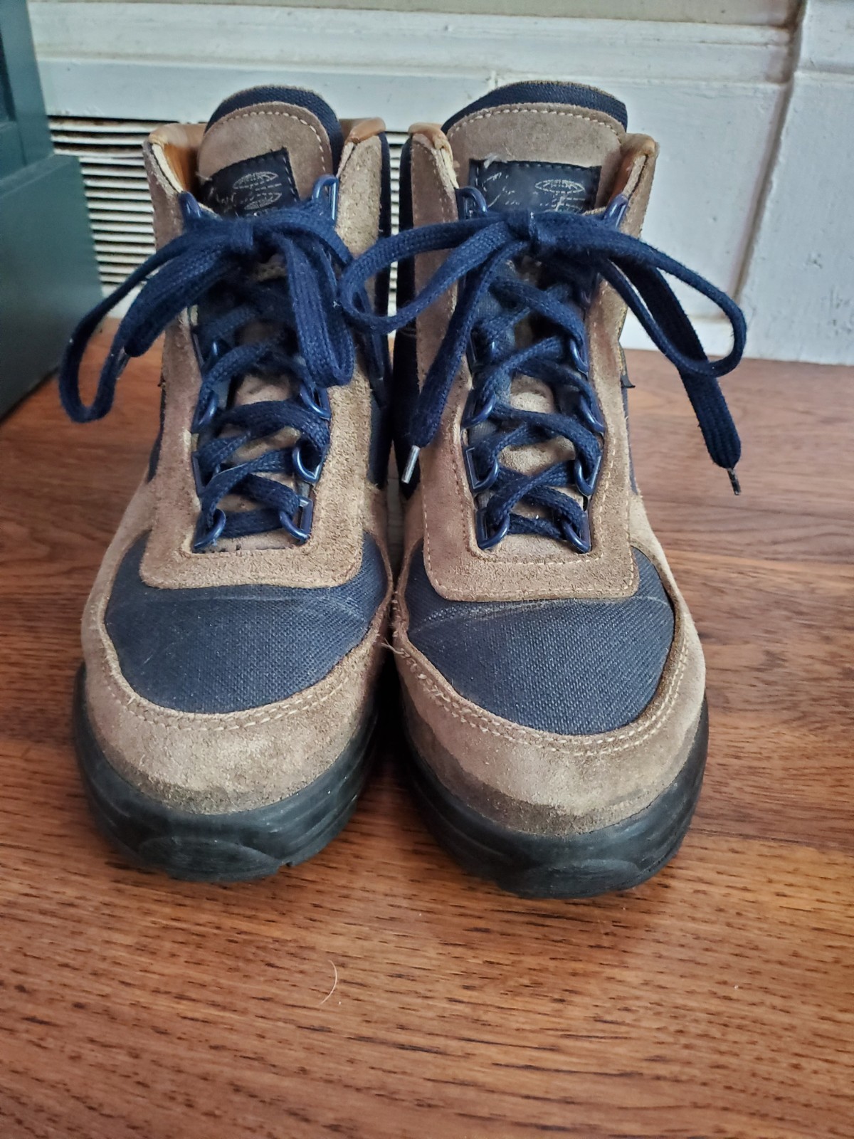 Vintage Vasque Hiking Boots Mens 8 Tan/Blue Gore-Tex Suede Leather