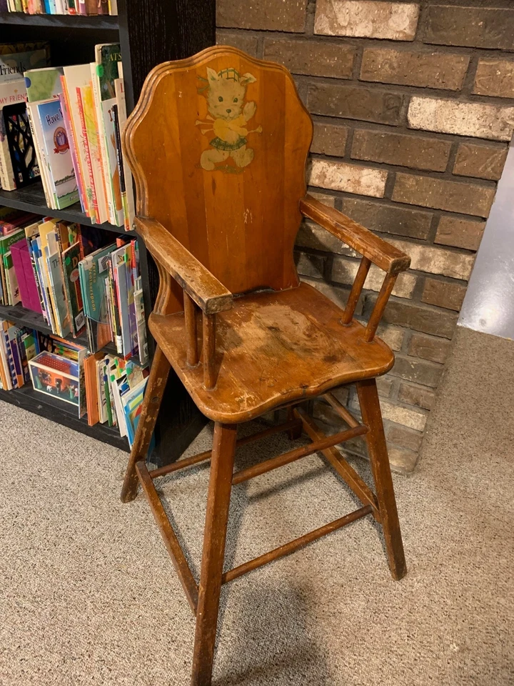 trona antigua principios del siglo XX madera maciza tiene calcomanía de perro 30 pulgadas de alto  Foto 2 de 3