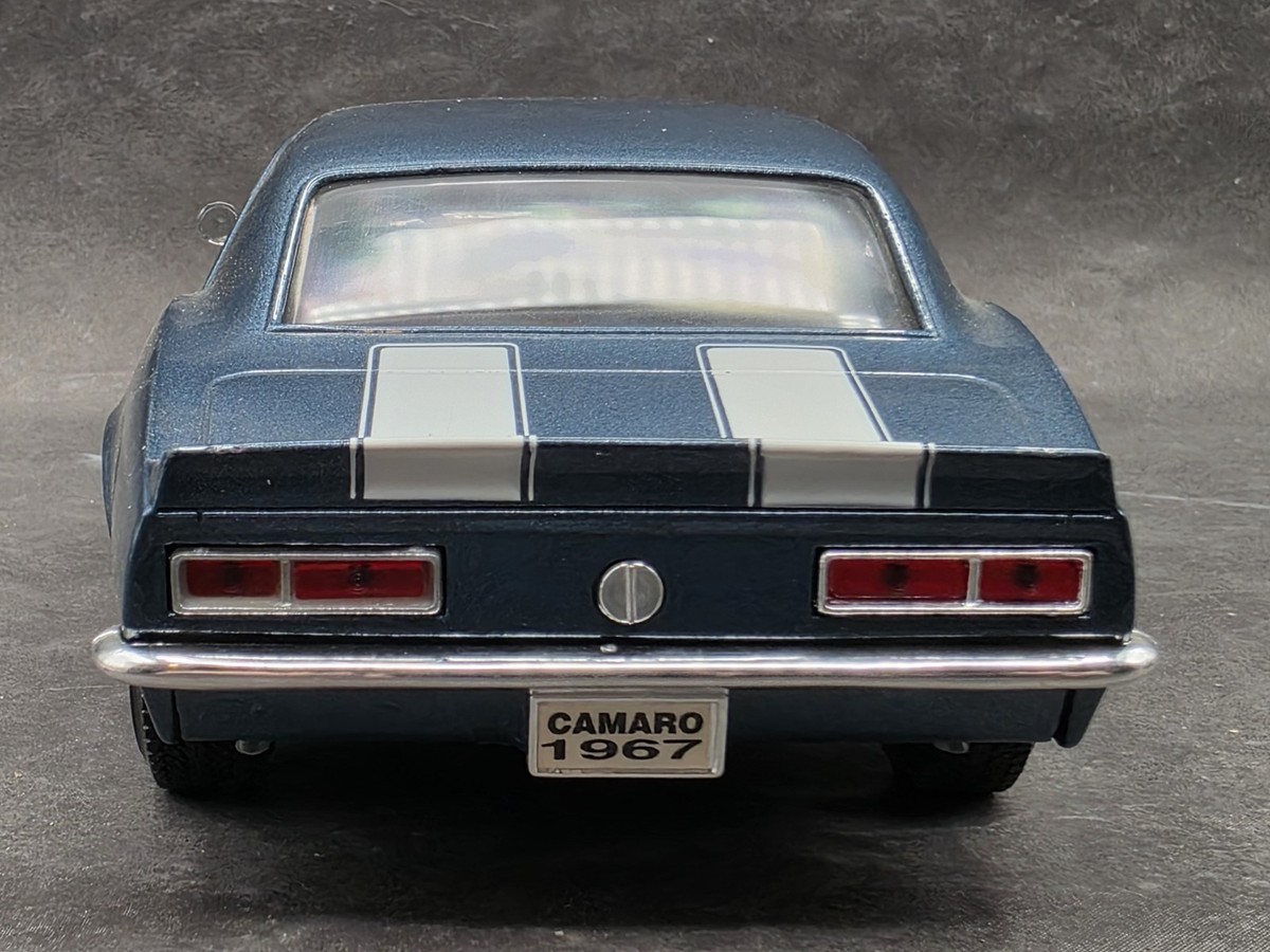 Road Signature 1967 Chevy Camaro Z/28 1:18 Scale Diecast Model Car