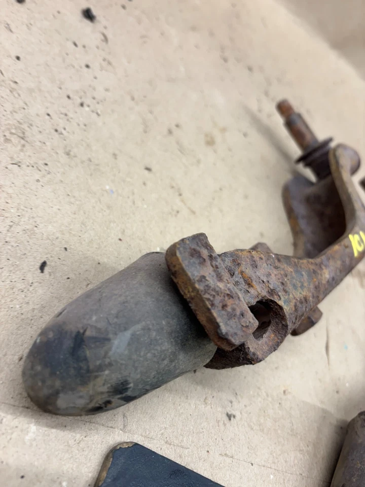 1981 87 1993 DODGE W100 W150 ПОЛНЫЙ ПРИВОД 4X4 ПЕРЕДНЯЯ ОСЬ АМОРТИЗИРУЮЩЕЕ КРЕПЛЕНИЕ КРОНШТЕЙНЫ ОТБОЙНИКИ - Изображение 2 из 4