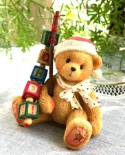 CHERISHED TEDDIES - HOLDEN - CATCHIN THE HOLIDAY SPIRIT - BEAR W/ HO HO BLOCKS