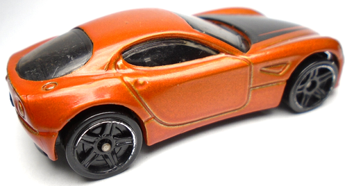 2016 HOT WHEELS ALFA ROMEO 8C COMPETIZIONE ORANGE 2 1/2" DIECAST CAR WITH BLACK - Picture 4 of 6