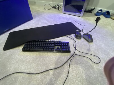 keyboard and mouse And Mouse Pad And Mic