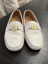 Mocasines sin cordones Lauren Ralph Lauren Carley cuero granulado blanco dorado logotipo RLL.