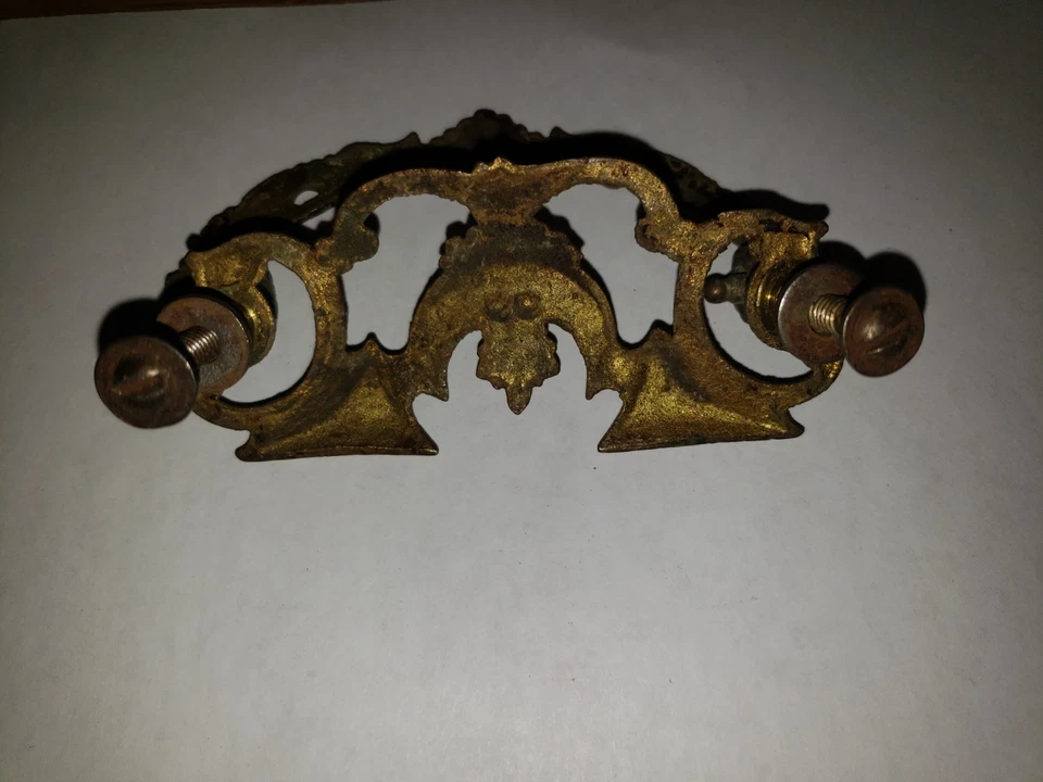 ANTIQUE VICTORIAN ORNATE BRASS DRAWER PULL HARDWARE - Image 3 of 4