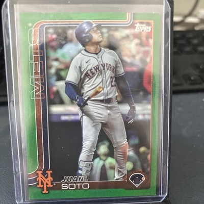 2025 Topps Series 2 - Juan Soto #700 Green Rainbow Foilboard /99