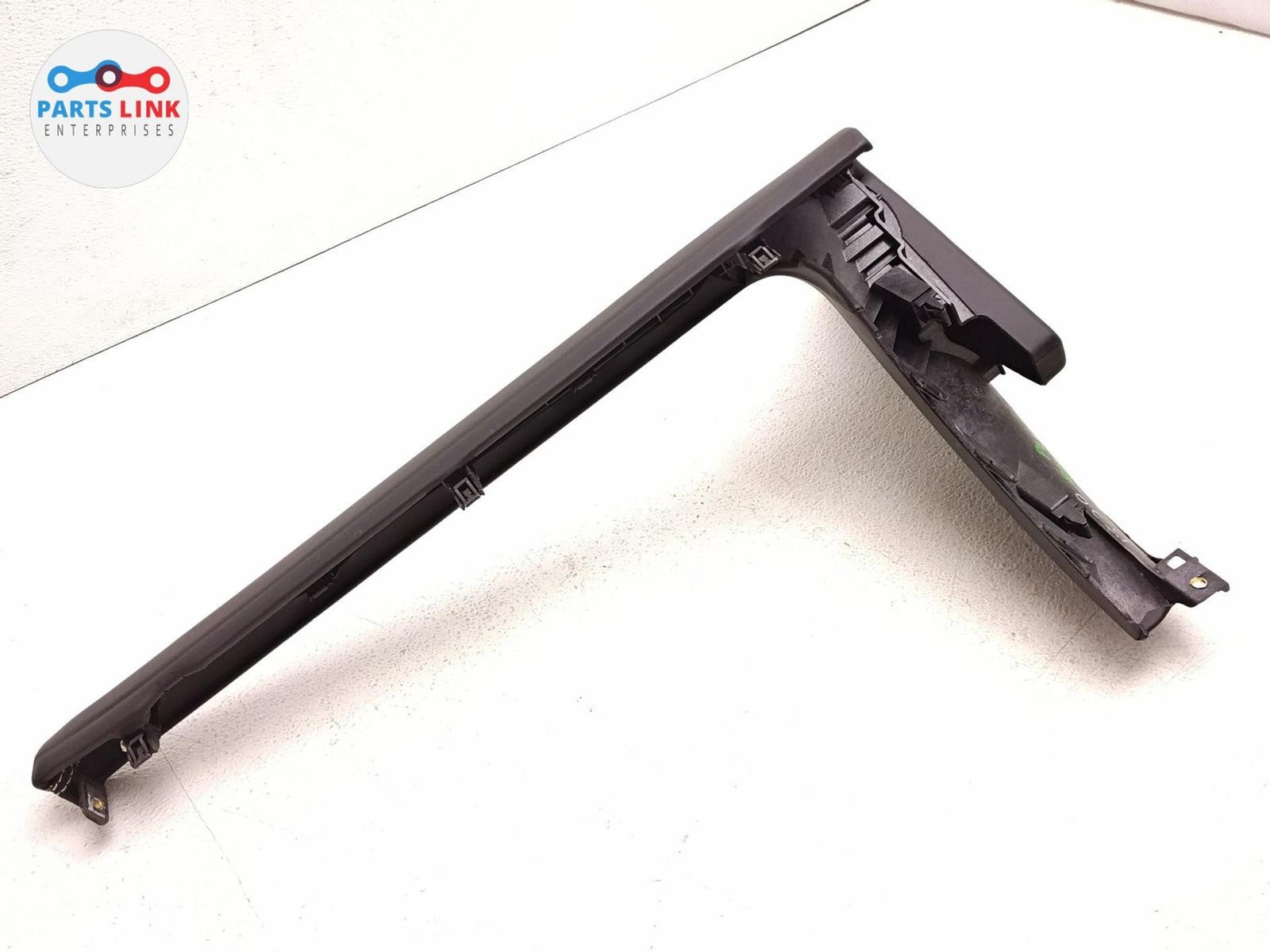 2016-20 BENTLEY BENTAYGA RIGHT DASH TRIM LOWER BEZEL HOCKEY STICK KICK COVER 636