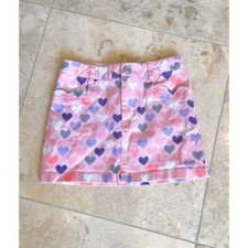 H M girls adorable pink hearts w/heart pockets skirt, 6-7yrs
