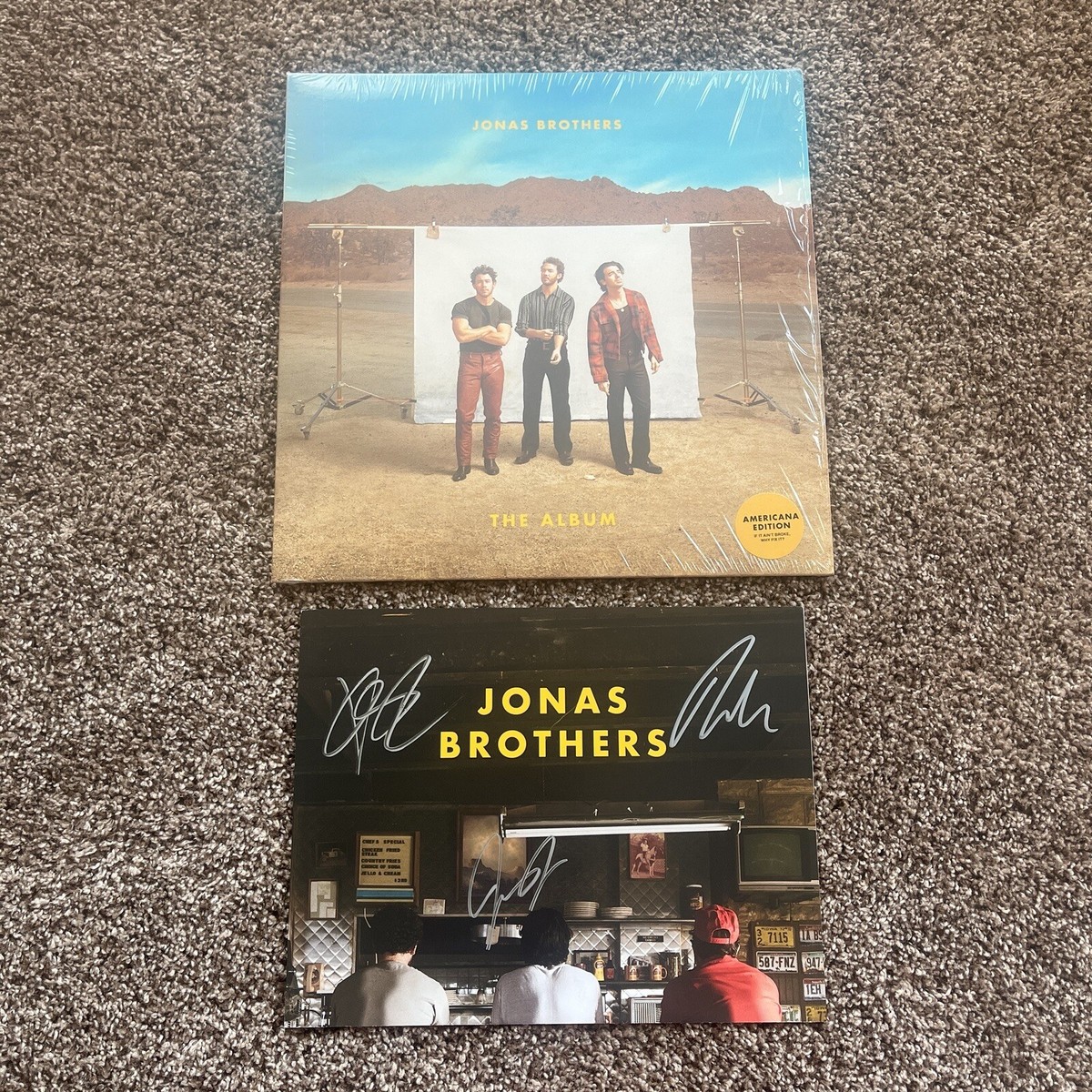 サイン入り　海外雑誌　Jonas Brothers Jonas Brothers Signed Magazine Signed by All Three with JSA COA