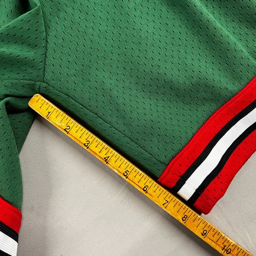 Mitchell & Ness Authentic Chicago Bulls 2008-09 Green Week Swingman Shorts - Picture 10 of 11