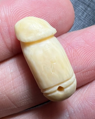 Pearl of Forest Palad Khik Lingam Amulet by Arjarn Ongart, Wealth & Charm - Picture 6 of 7