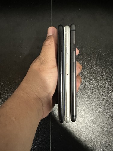 Lot of 3 iPhones – 2x iPhone 8 & 1x iPhone SE 2nd Gen – For Parts/Repair - Zdjęcie 4 z 10
