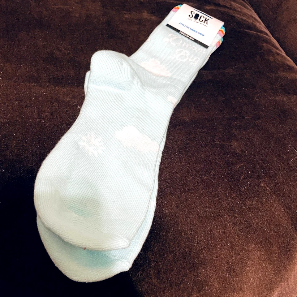 Calcetines Sock It To Me para Hombres "DREAM BIG" Arco Iris Inspiradores Azul Claro Foto 2 de 3