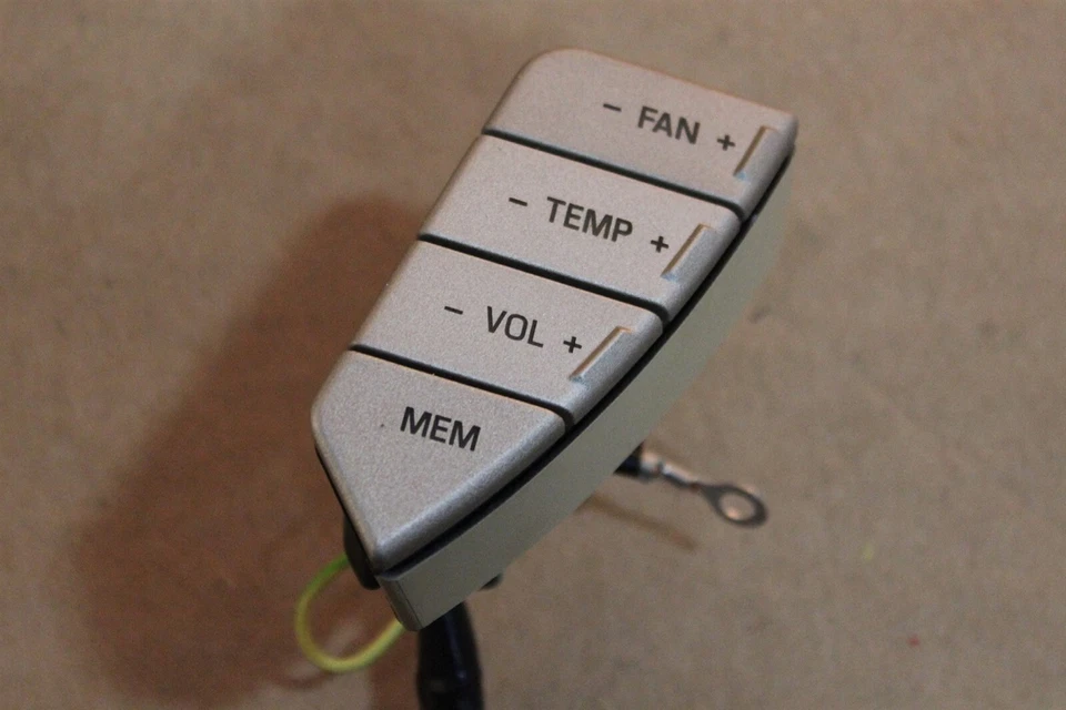 Navigator Steering Wheel Cruise Control SW-6684 Radio Buttons Switch Wiring OEM - Image 4 of 4