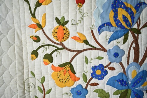 WELL QUILTED, Colorful Vintage Tree of Life Applique Antique Quilt! - Picture 8 of 11