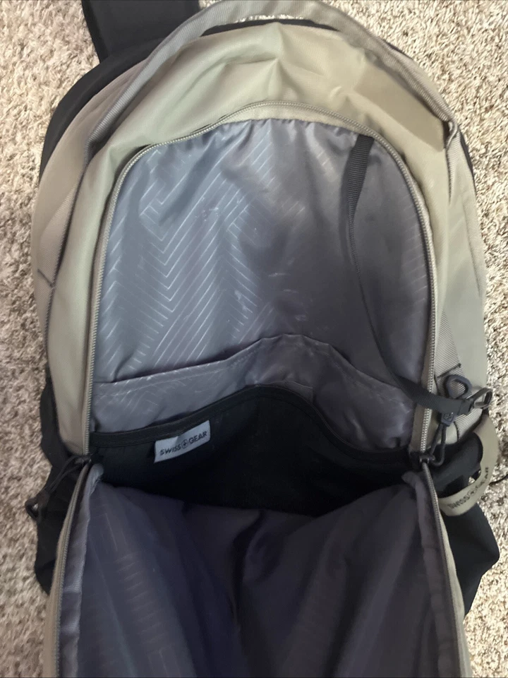 Swiss Gear背包 — 第 2/4 张图片