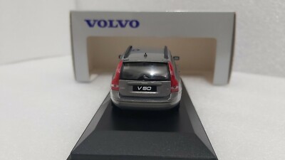Volvo V60 break, toit ouvrant panoramique, gris métallisé - PCX 870394