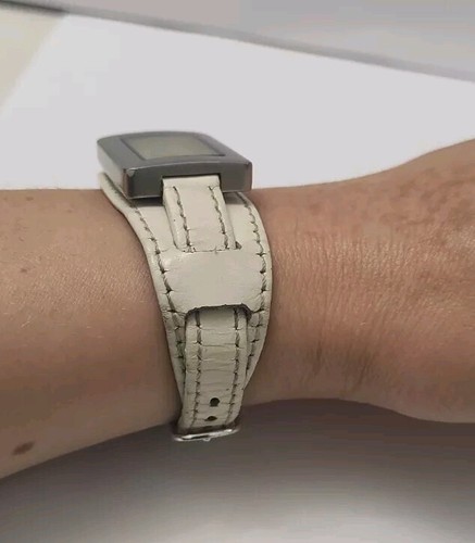 Women's Fastrack watch, silver rectangular case, white leather band, new battery - Picture 7 of 12