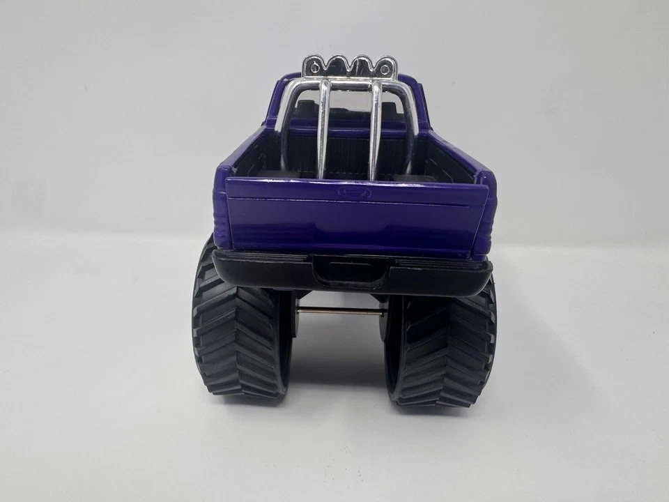 1995 Tootsietoy 道奇 Ram 1500 怪物卡车 8 英寸紫色压铸 — 第 3/4 张图片