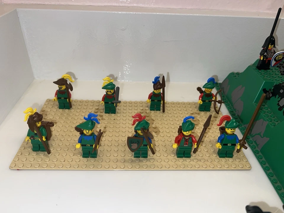 Rare LEGO Vintage Minifigure Army Lot Castle Pirates Forestmen Ninja Horses + - Image 2 of 4