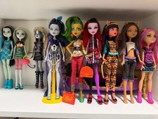 Monster High Konvolut große Sammlung 9 Puppen mit Bett viel Zubehör Mattel