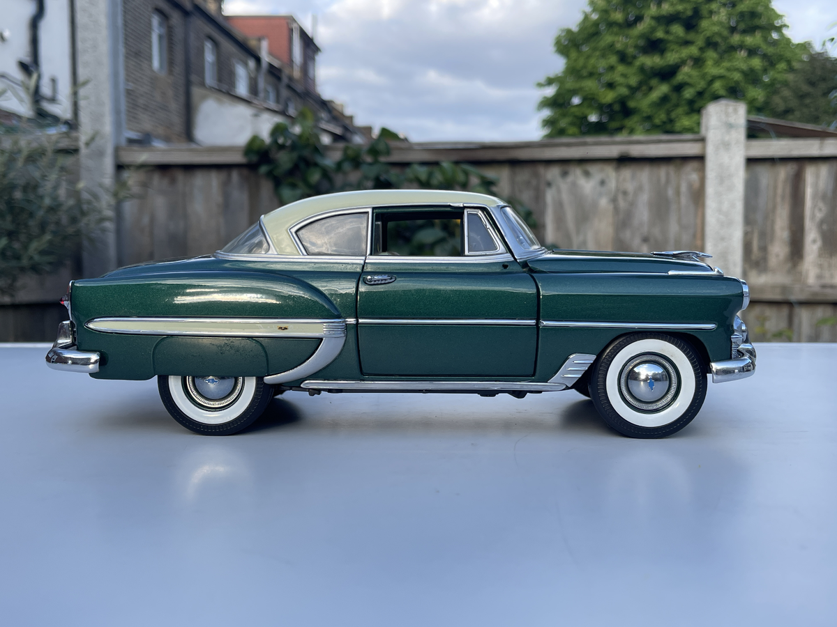 Sun star 1:18 scale 1953 Chevrolet bel air coupe classic American